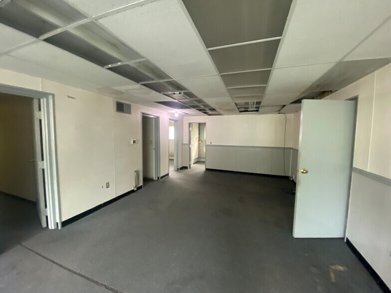 More Photos Of 1251 Plainfield Ave NE, Grand Rapids Office For Lease