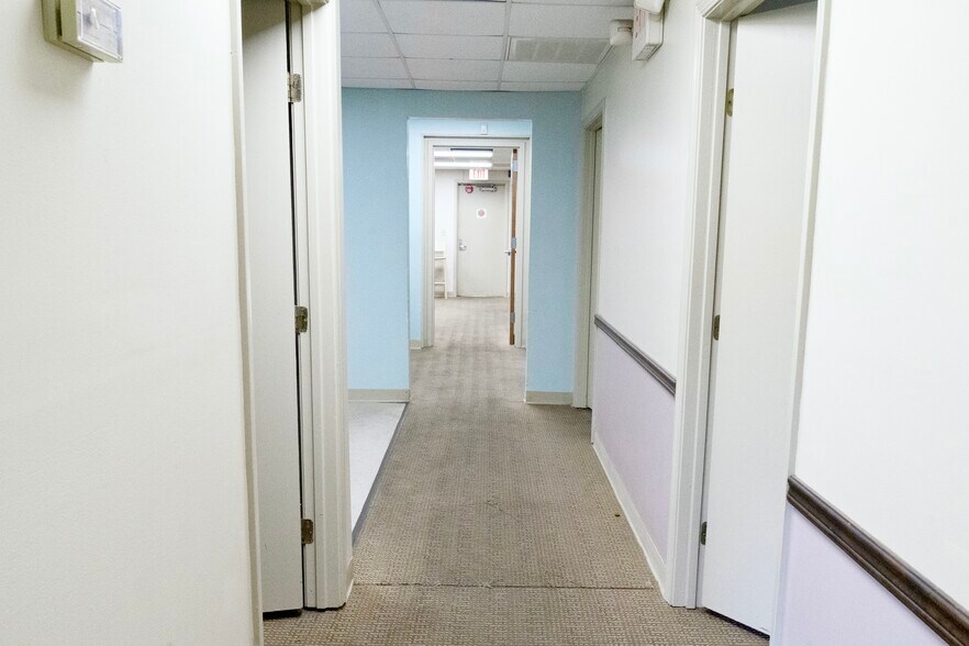 More Photos Of 711-719 E Broad St, Savannah Restaurant For Lease