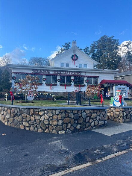 More Photos Of 429 Canada St, Lake George Restaurant For Sale