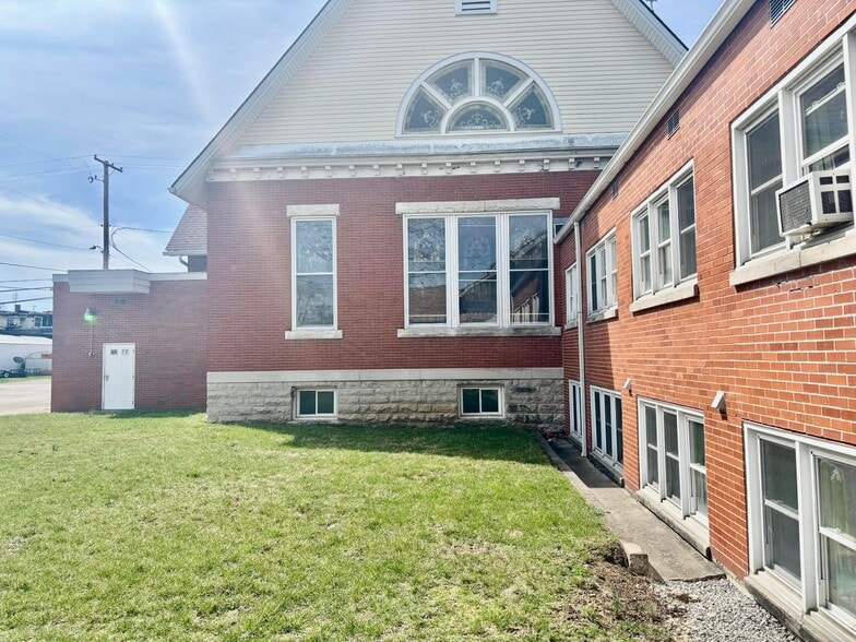 More Photos Of 13 E High St, Jeffersonville Religious Facility For Sale