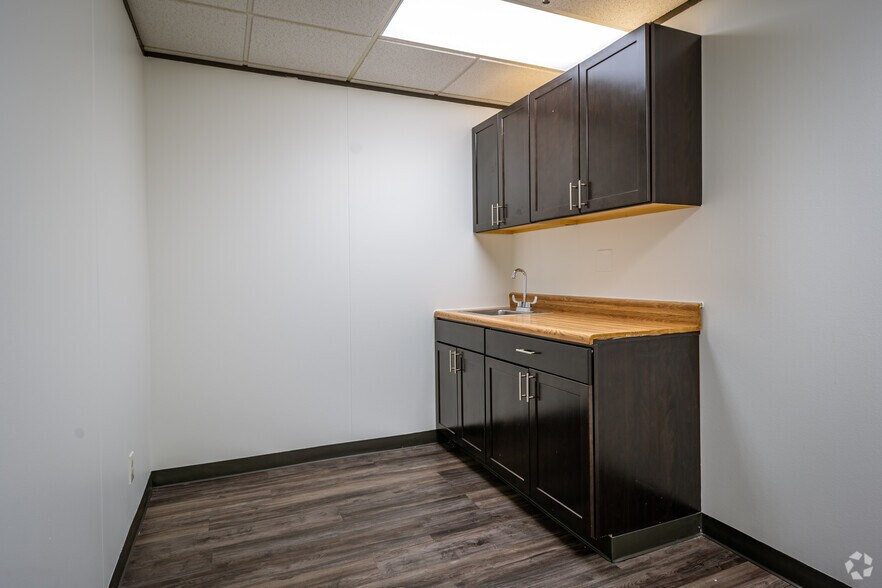 More Photos Of 2646 S Loop W, Houston Office For Sale