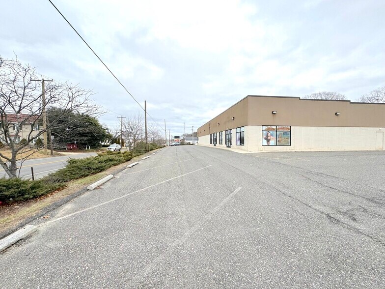 More Photos Of 1025 N Pearl St, Bridgeton Storefront For Lease