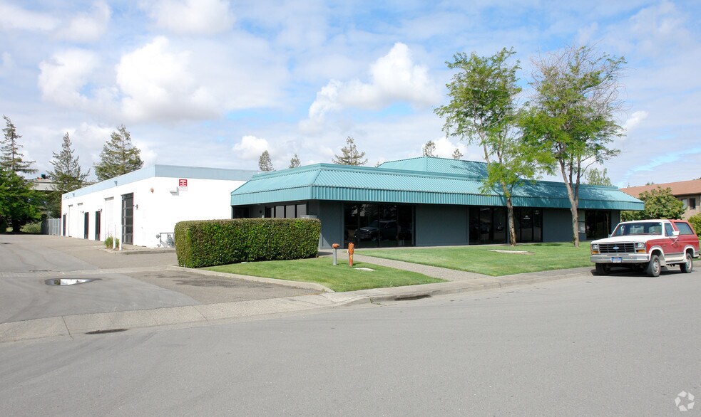 Primary Photo Of 975 Transport Way, Petaluma Warehouse For Lease