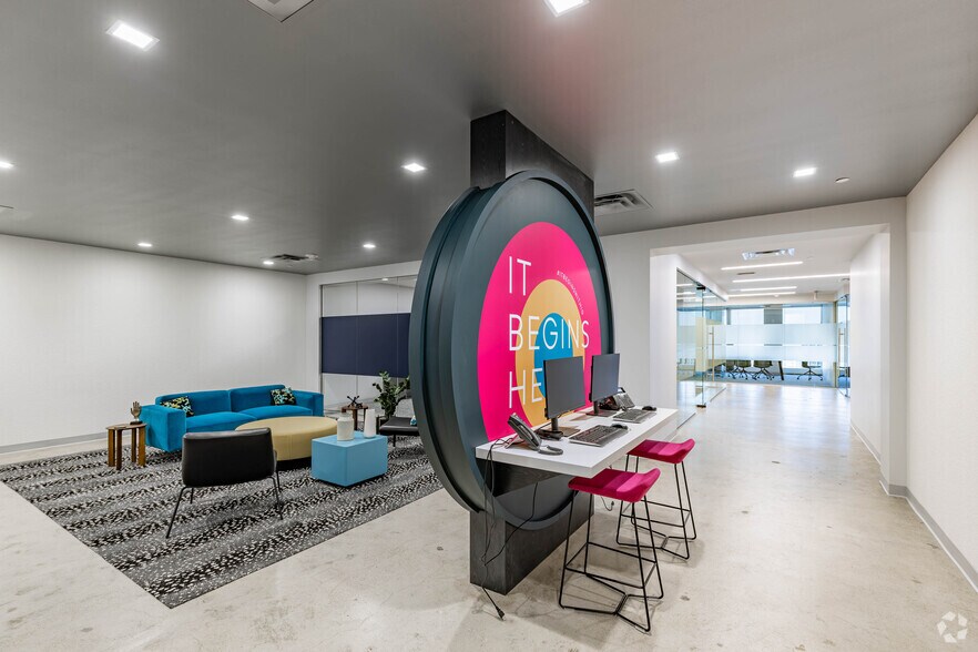 More Photos Of 1 PPG Pl, Pittsburgh Office For Lease