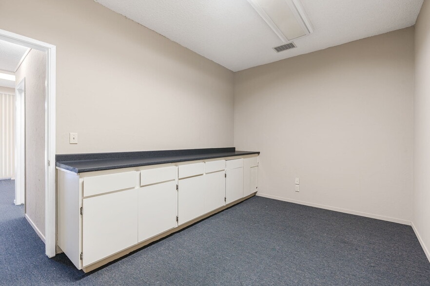 More Photos Of 77-89 Jackson St, Hayward Office For Lease