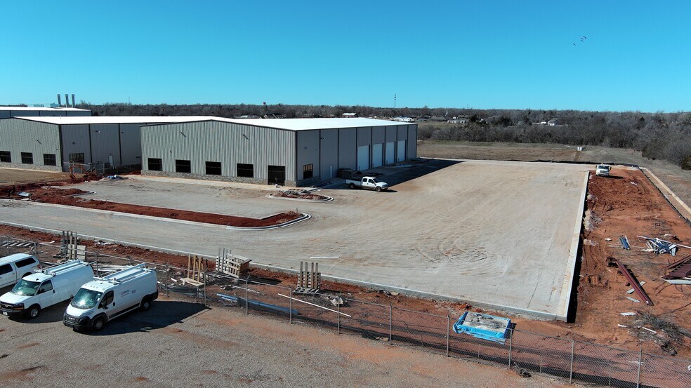 More Photos Of 7417 SW 67th St, Oklahoma City Warehouse For Sale