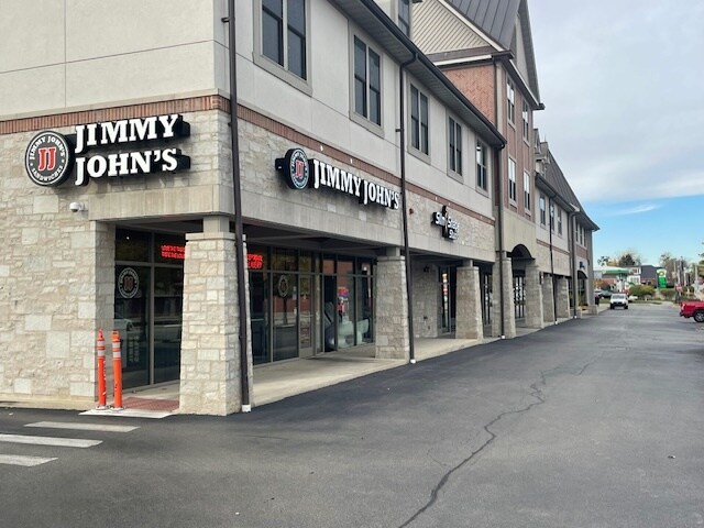 More Photos Of 19 E Irving Park Rd, Roselle Storefront For Lease