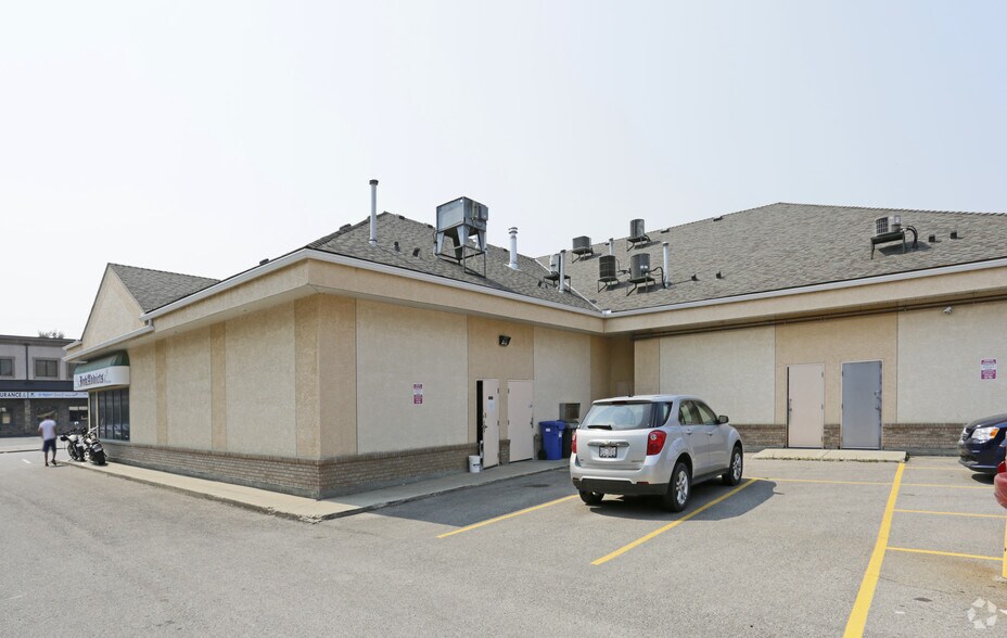 More Photos Of 232-244 3rd Ave, Strathmore Storefront For Sale