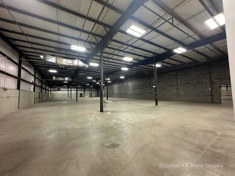 More Photos Of 2503 N Neergard Ave, Springfield Warehouse For Lease
