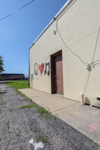 Primary Photo Of 1348-1390 E Bristol Rd, Burton Unknown For Lease