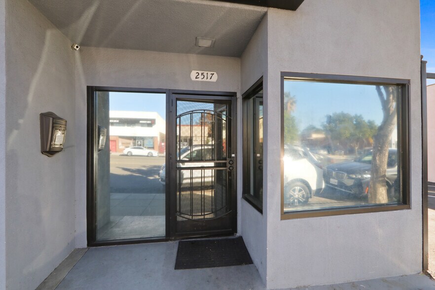 More Photos Of 2517 W Beverly Blvd, Montebello Storefront Retail Residential For Sale