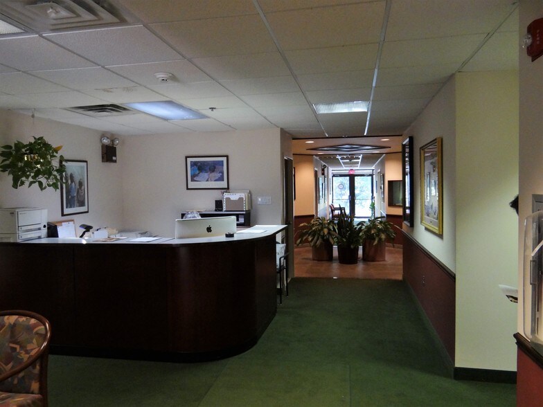 More Photos Of 200 Highpoint Dr, Chalfont Office For Sale