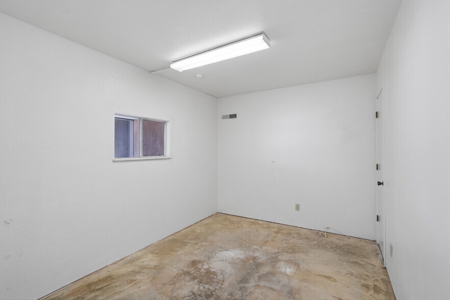More Photos Of 12493 Loma Rica Dr, Grass Valley Industrial For Sale