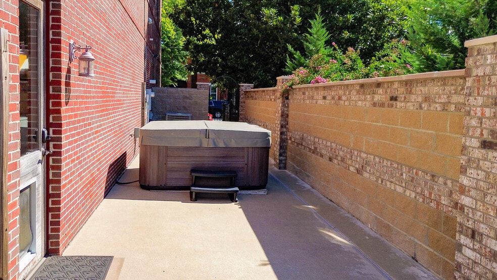 More Photos Of 333 N 9th St, Paducah Storefront Retail Residential For Sale