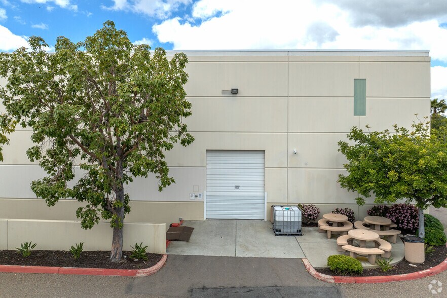 More Photos Of 13860 Stowe Dr, Poway Warehouse For Sale
