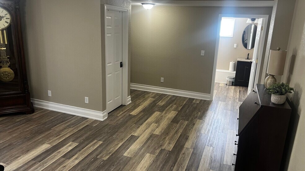 More Photos Of 508 E 6th St, Sheridan Storefront For Sale