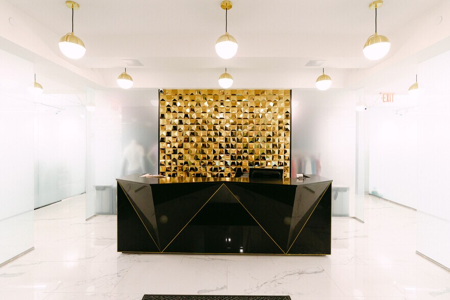 More Photos Of 16 E 34th St, New York Office For Lease
