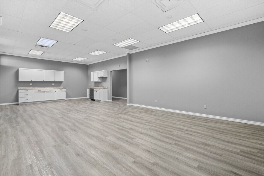 More Photos Of 2402 S 29th St, Chickasha Office For Sale