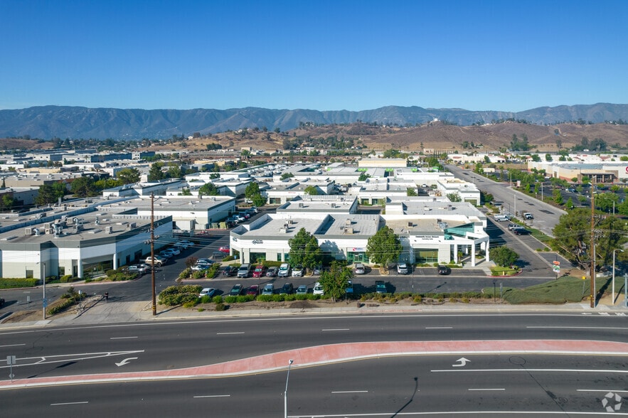 More Photos Of 600 Central Ave, Lake Elsinore Office For Lease