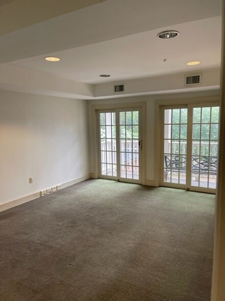 More Photos Of 222 Delaware St, New Castle Restaurant For Lease