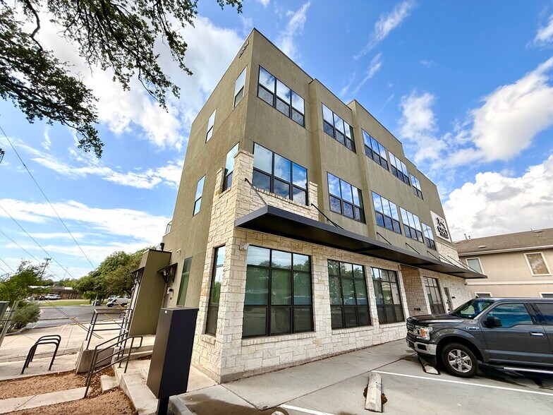 More Photos Of 2204 Western Trails Blvd, Austin Loft Creative Space For Sale