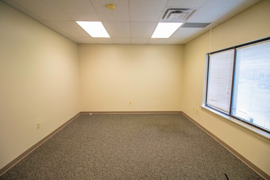 More Photos Of 720 W Navajo St, West Lafayette Office For Lease
