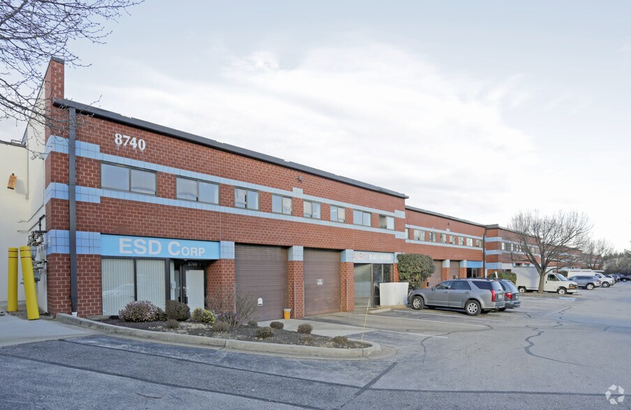 More Photos Of 8740 Cherry Ln, Laurel Light Manufacturing For Sale