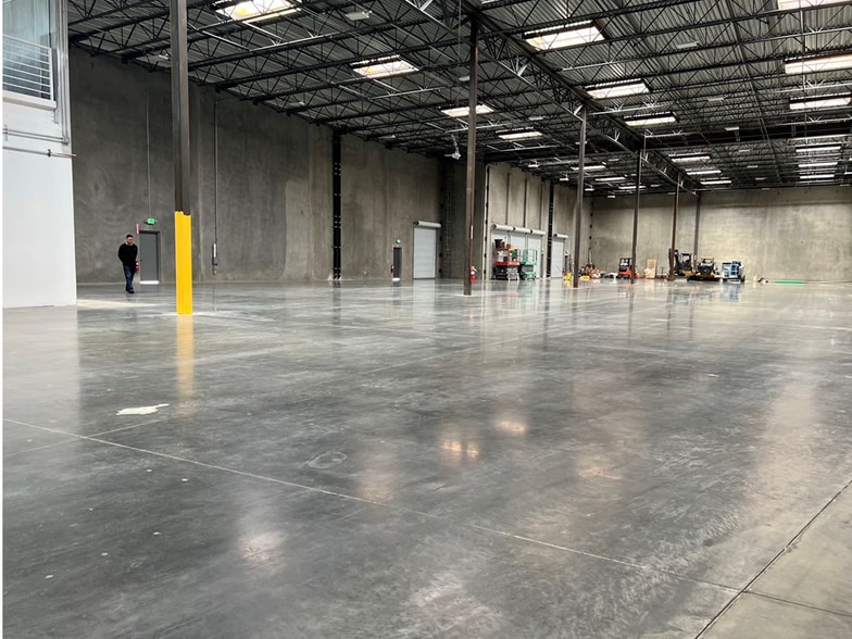 More Photos Of 11295 Inland Ave, Jurupa Valley Manufacturing For Sale