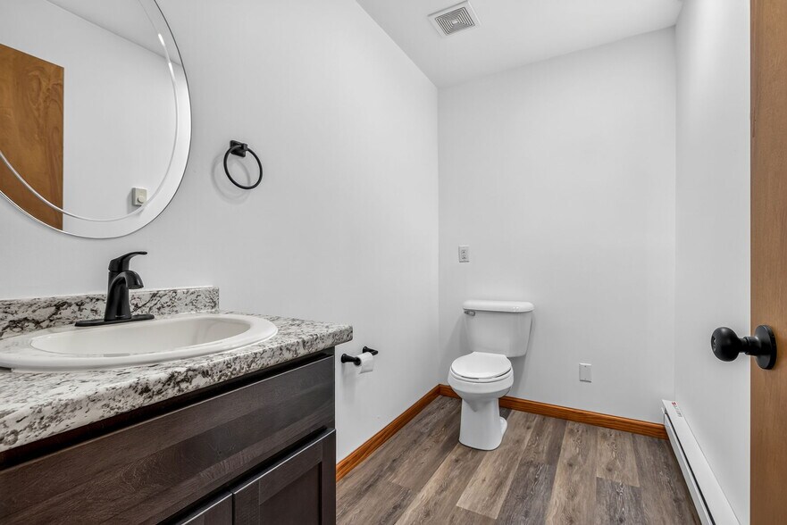 More Photos Of 535 Elm St, Hillsboro Office For Sale