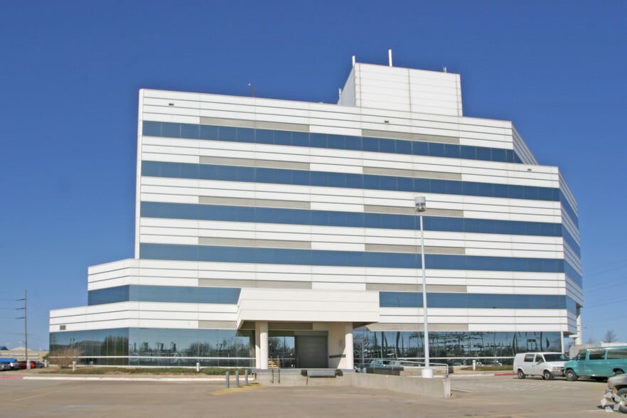 More Photos Of 3800 N May Ave, Oklahoma City Office For Sale