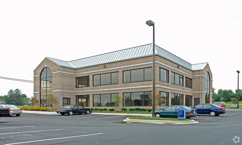 More Photos Of 1 Newport Dr, Forest Hill Unknown For Lease