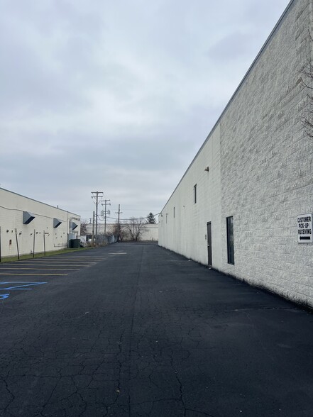 Primary Photo Of 12303 Delta St, Taylor Warehouse For Lease