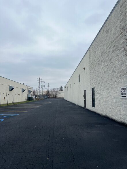 More Photos Of 12303 Delta St, Taylor Industrial For Sale