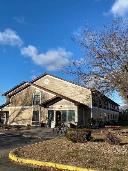 Primary Photo Of 232 Withers Harbor Dr, Red Wing Hotel For Sale