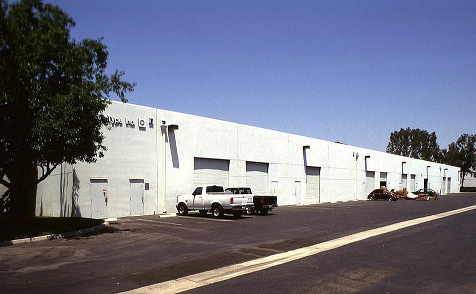 More Photos Of 10440 Pioneer Blvd, Santa Fe Springs Light Distribution For Lease