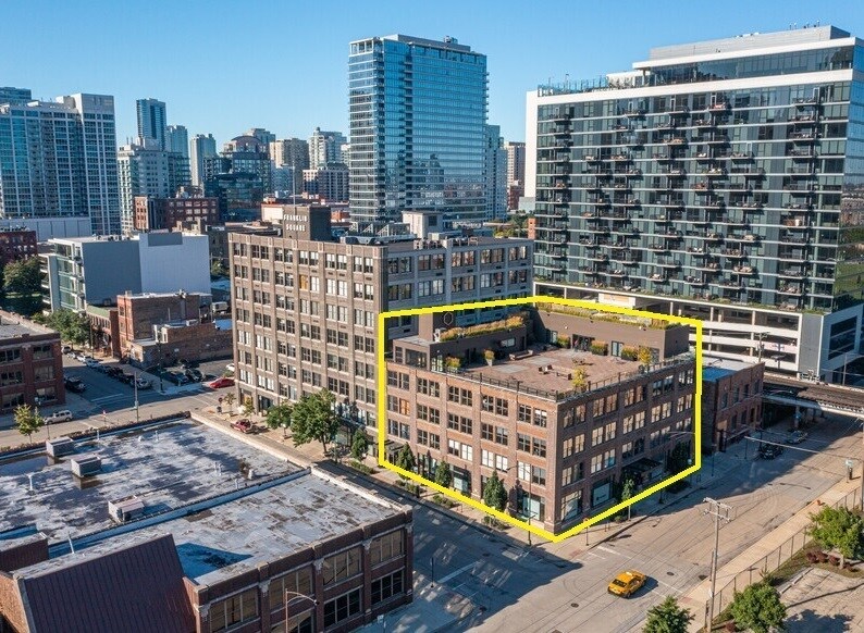 More Photos Of 920 N Franklin St, Chicago Loft Creative Space For Lease