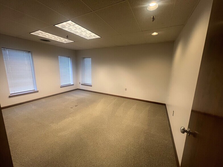 More Photos Of 2130 Industrial Park Rd, Ferdinand Warehouse For Lease