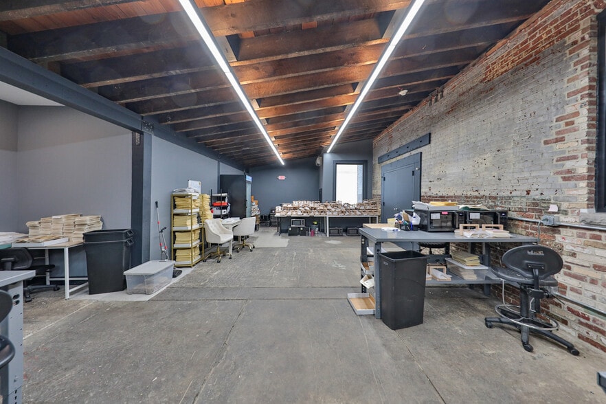 More Photos Of 923 Northampton st, Easton Flex For Lease