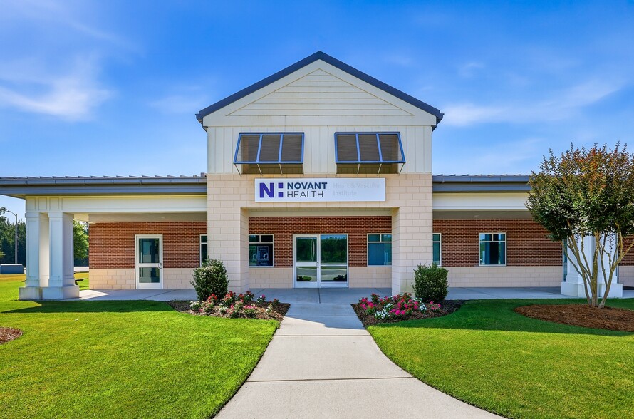 More Photos Of 584 Hospital Dr NE, Bolivia Medical For Lease