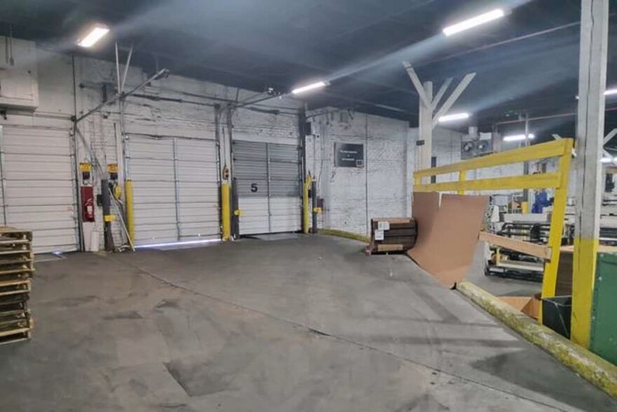 More Photos Of 1121 W Kentucky St, Louisville Distribution For Sale