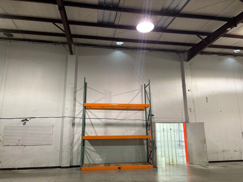 More Photos Of 3222 Manvel Rd, Pearland Warehouse For Lease