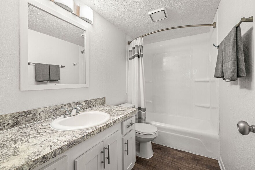 More Photos Of 7315 W Hanna Ave, Tampa Apartments For Sale