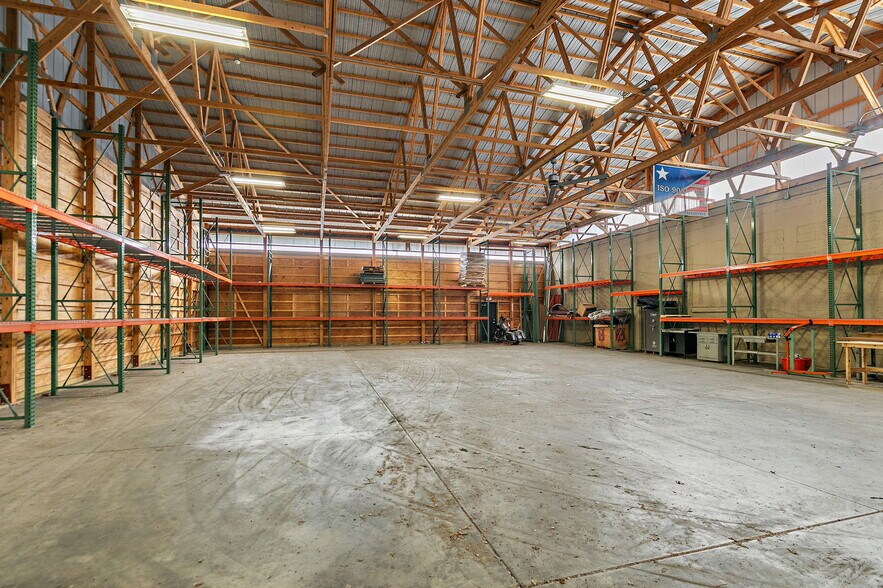 More Photos Of 303 Elgin Ave, Elgin Industrial For Sale