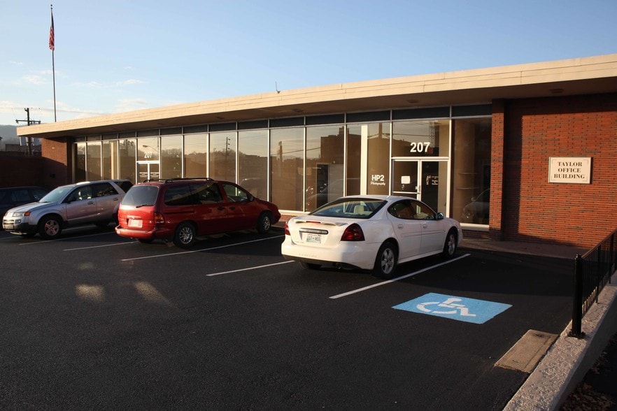 Primary Photo Of 201-207 N Boone St, Johnson City Office Residential For Lease