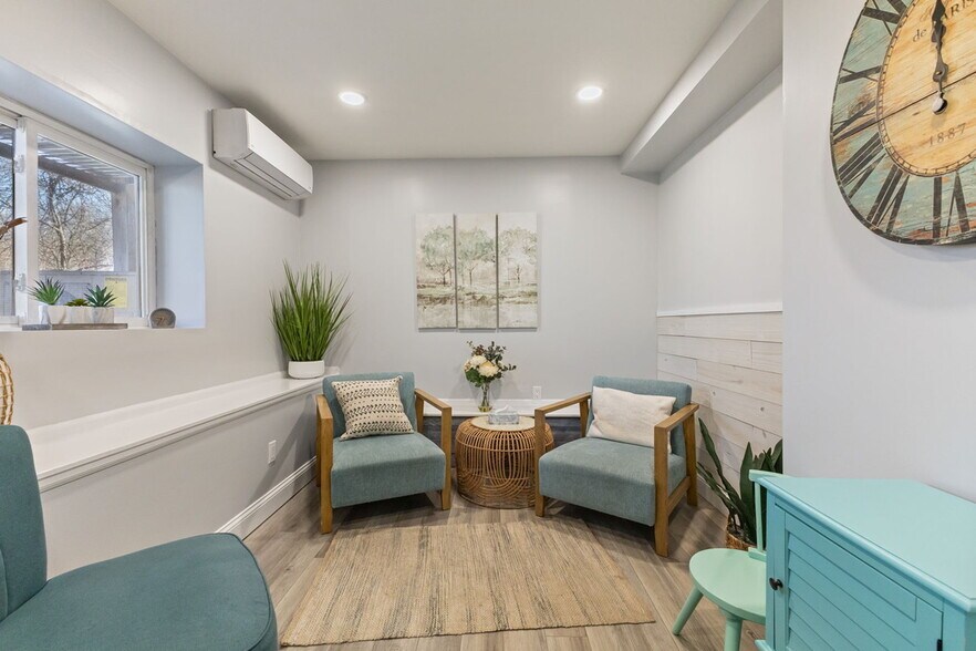 More Photos Of 18 Miller Rd, Mahopac Office For Sale