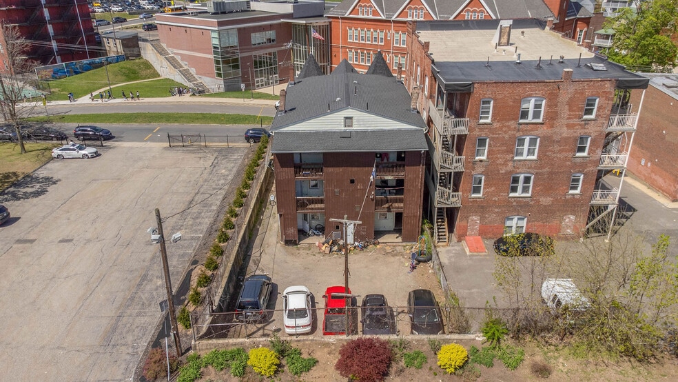 More Photos Of 995 Bank St, Waterbury Apartments For Sale