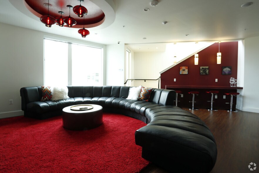 More Photos Of 2020 E Madison St, Seattle Apartments For Lease