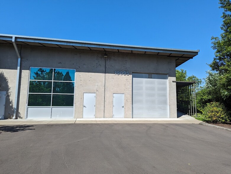 Primary Photo Of 19095-19125 SW 125th Ct, Tualatin Flex For Lease