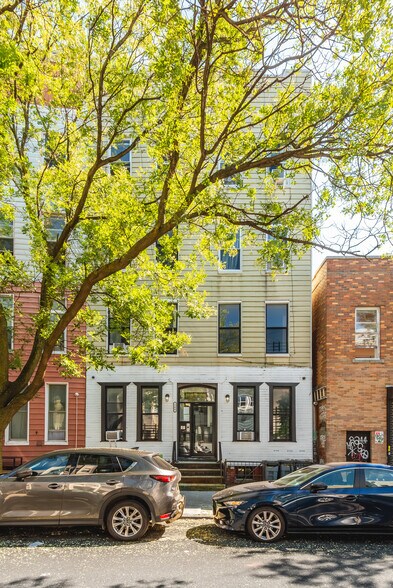 More Photos Of 108 Calyer St, Brooklyn Apartments For Sale