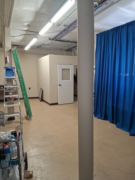 More Photos Of 800 S Morrison Ave, Collinsville Warehouse For Sale